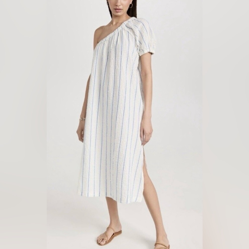 NWT Madewell Seersucker One-Shoulder Puff-Sleeve
Midi Dress in Stripe. Size Med